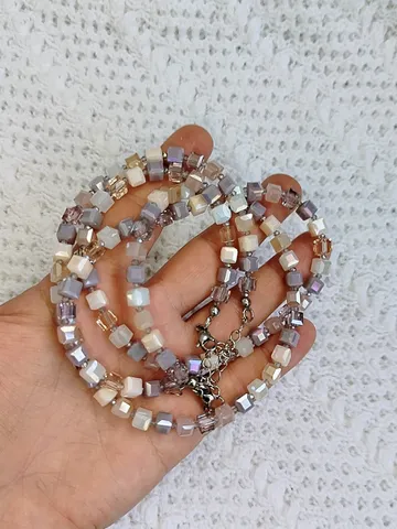 Handmade cube necklace and earrings nude colour. Geometric jewelry delicate color. Pink necklace for work. Everyday jewelry