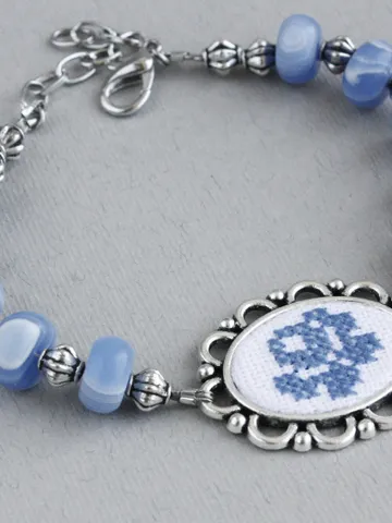 Blue agate bracelet for women One strand cameo bracelet with medallion Dusty blue bridal jewelry retro style wedding Sky blue bracelet