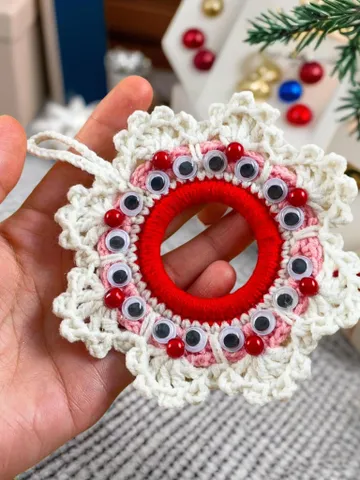 Whimsical Crochet Christmas Wreath Pattern, Fun and Festive Ornament Design, Googly Eye Decor Pattern, Easy DIY Ornament for Christmas Gift $5.40