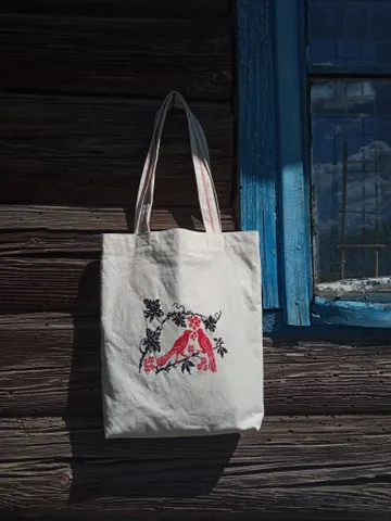 Tote Bag Birds and Berries — Hand Embroidered in Traditional Style