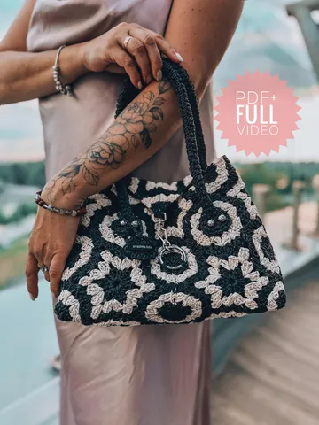 Crochet pattern granny hexagon bag PDF digital instant download and video tutorial, shoulder bag, hexagon motifs handbag, monochrome bag $8.00