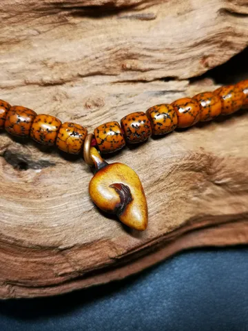 Gandhanra Tibetan Shankha Amulet,Yak Bone Carved Conch Bead Counter Clip Pendant for Mala, Prayer Bead Accessories $19.99