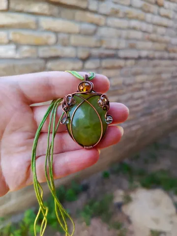 Wire Wrap Pendant with Lizardite