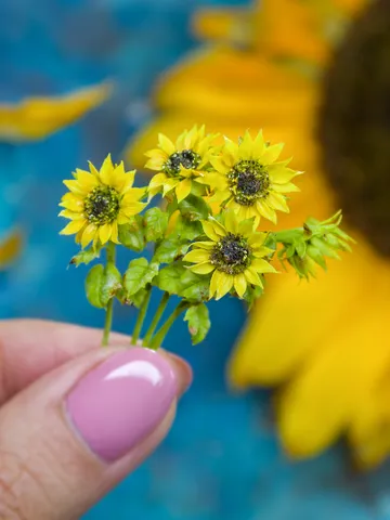 TUTORIAL Miniature sunflower with air dry clay $13.00