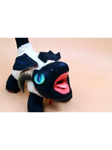Screaming dragon "black and white sheep"